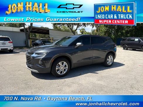 Used 2022 Chevrolet Blazer LT FWD image 2