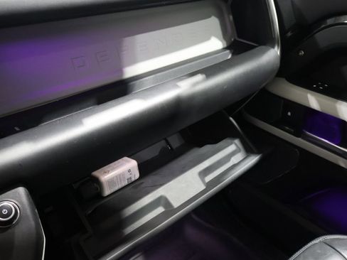 Used 2020 Land Rover Defender 110 HSE image 34