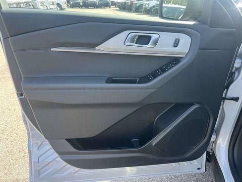 New 2026 Ford Explorer Active w/ Active Comfort Package RWD image 12