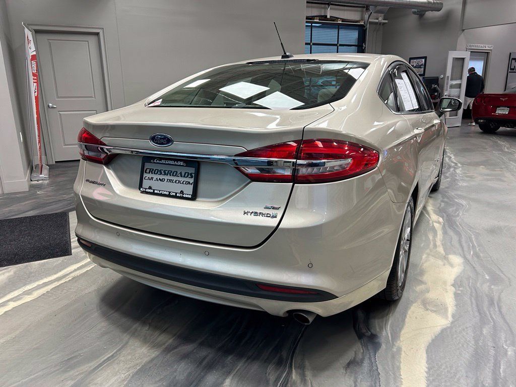 Used 2017 Ford Fusion SE FWD image 26