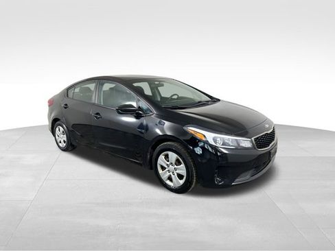 Used 2017 Kia Forte LX w/ LX Popular Package image 8