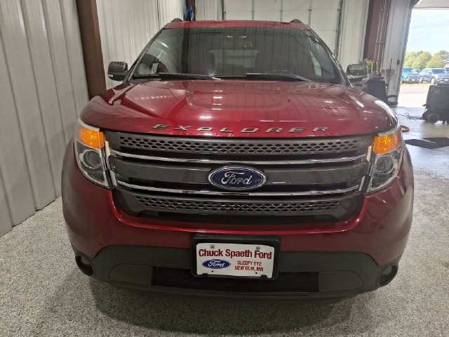 Used 2015 Ford Explorer XLT w/ Equipment Group 202B AWD/4WD image 3