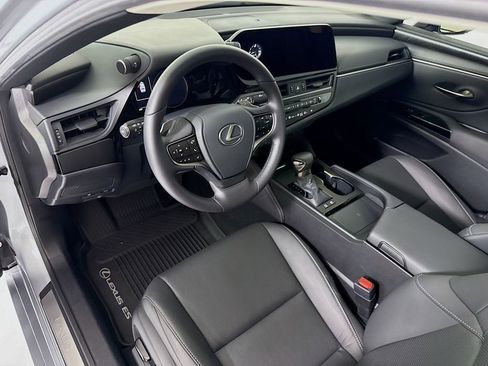 Certified 2025 Lexus ES 300h w/ Premium Package FWD image 9