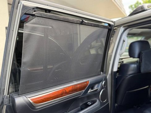Used 2017 Lexus LX 570 4WD w/ Luxury Package image 91