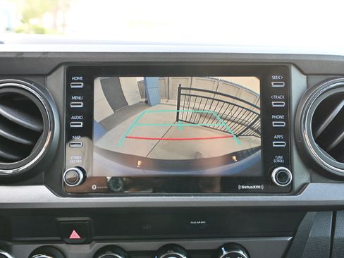 Used 2020 Toyota Tacoma TRD Off-Road AWD/4WD image 20