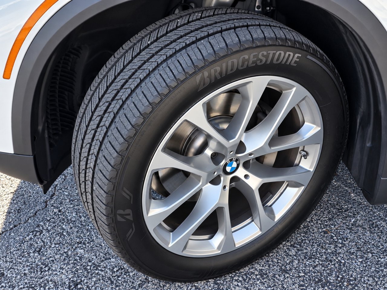 Used 2022 BMW X5 xDrive40i w/ Premium Package AWD/4WD image 12