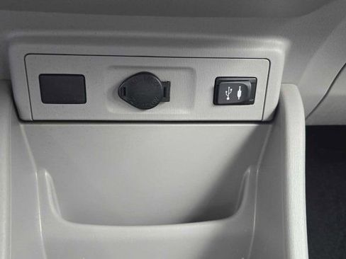 Used 2015 Toyota Prius V Three image 22