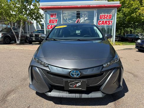 Used 2021 Toyota Prius Prime LE FWD image 3