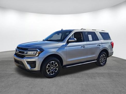 Certified 2024 Ford Expedition XLT image 7