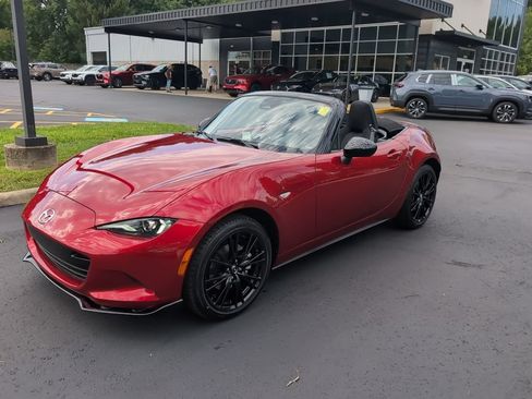 New 2026 MAZDA MX-5 Miata Club w/ Weather Package RWD image 14