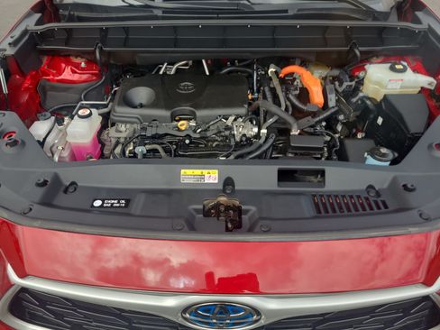 Used 2022 Toyota Highlander XLE AWD/4WD image 33