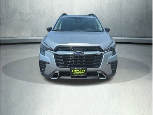Used 2025 Subaru Ascent Touring image 9