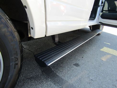 Used 2016 Lincoln Navigator L Select image 34