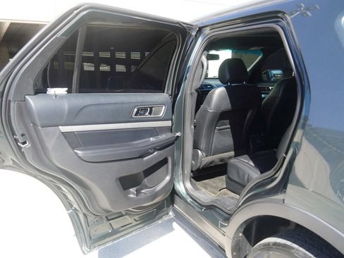 Used 2016 Ford Explorer XLT w/ Equipment Group 202A AWD/4WD image 13