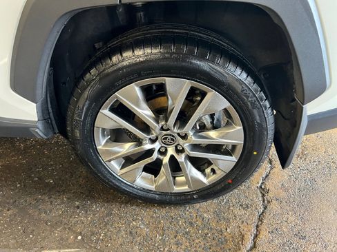 Used 2021 Toyota RAV4 XLE Premium image 26