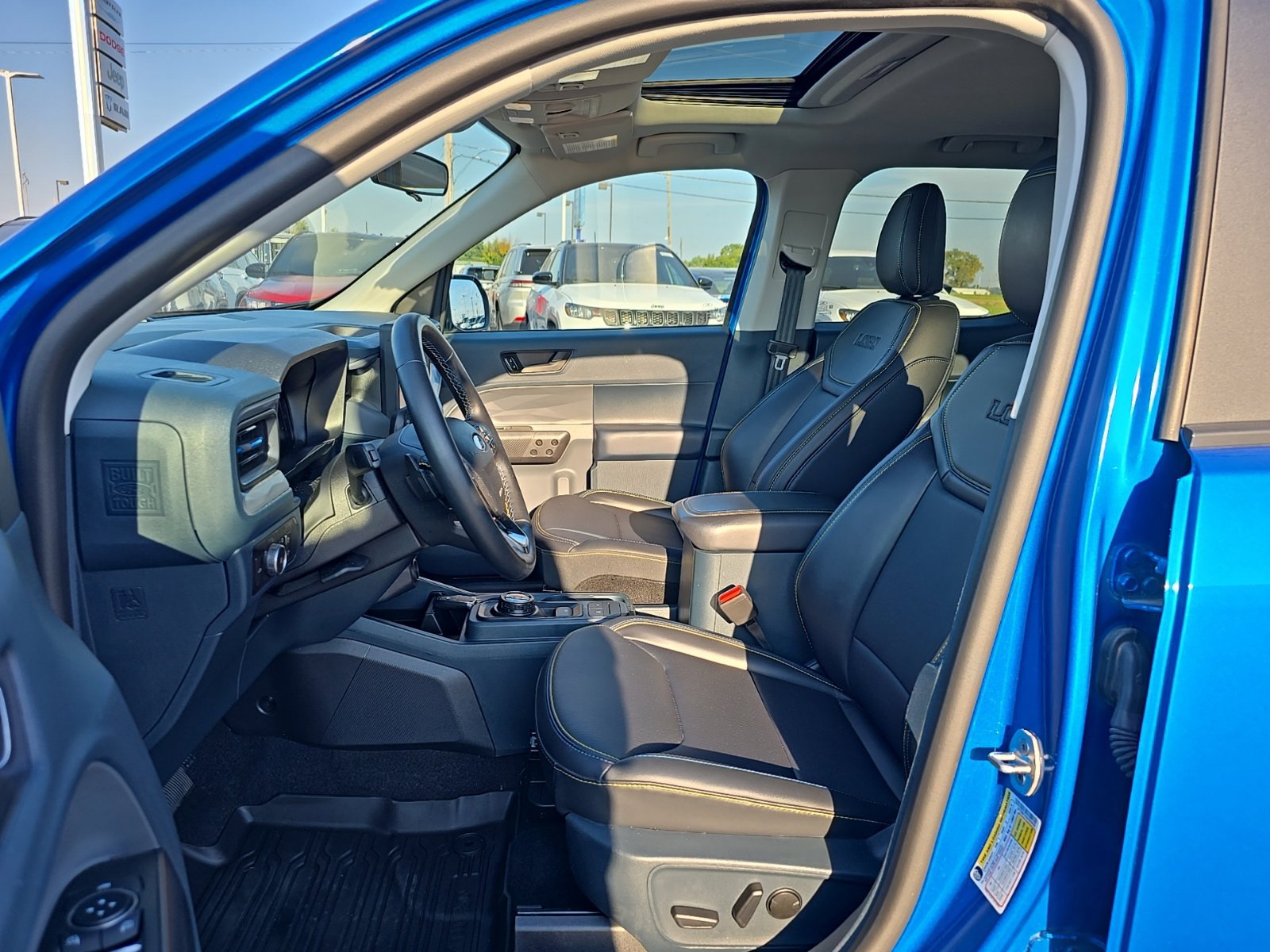 Used 2025 Ford Maverick Lobo AWD/4WD image 11