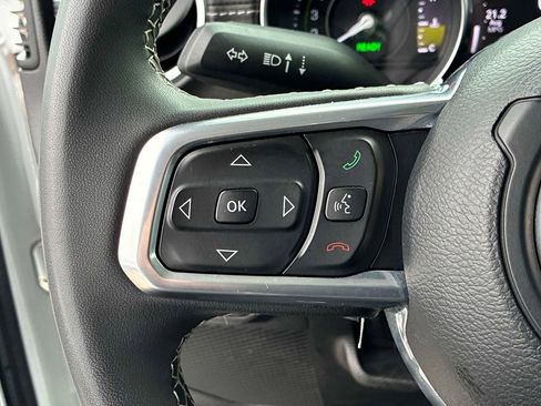 Used 2023 Jeep Wrangler Unlimited Sahara image 27