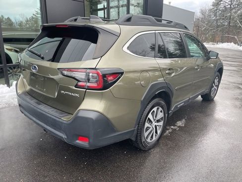Used 2023 Subaru Outback Premium image 6