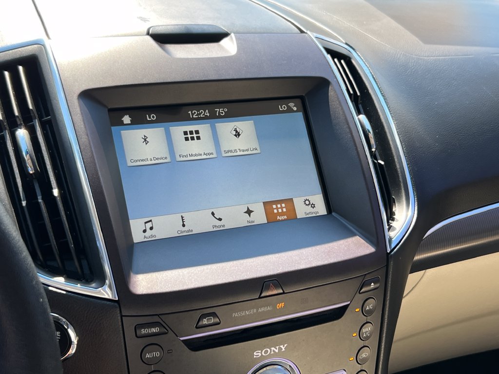 Used 2018 Ford Edge Titanium w/ Equipment Group 302A FWD image 41