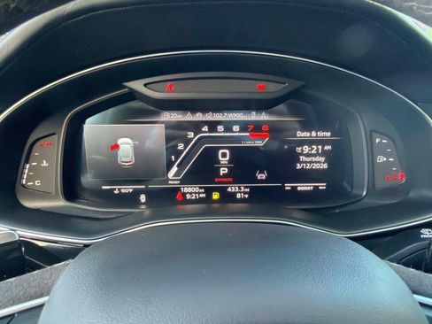 Used 2024 Audi RS Q8 AWD/4WD image 45