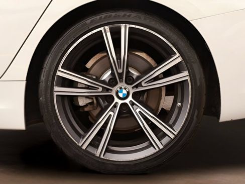 Used 2020 BMW 330i Sedan w/ M Sport Package RWD image 37