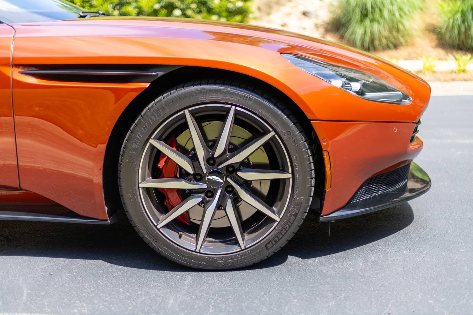 Used 2021 Aston Martin DB11 Volante RWD image 34