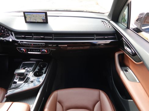 Used 2018 Audi Q7 3.0T Prestige image 15