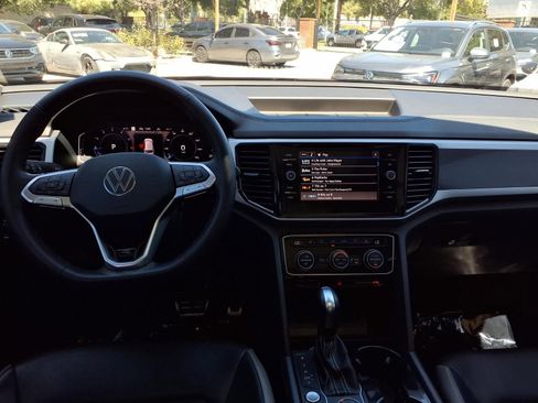 Certified 2023 Volkswagen Atlas SEL Premium AWD/4WD image 20