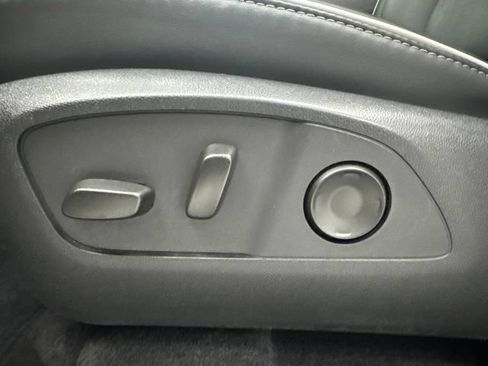 Used 2025 Buick Enclave Preferred FWD image 10