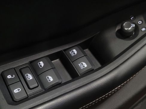 Used 2023 Jeep Grand Cherokee Laredo AWD/4WD image 27