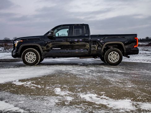 Used 2023 Toyota Tundra SR5 w/ SR5 Convenience Package image 4