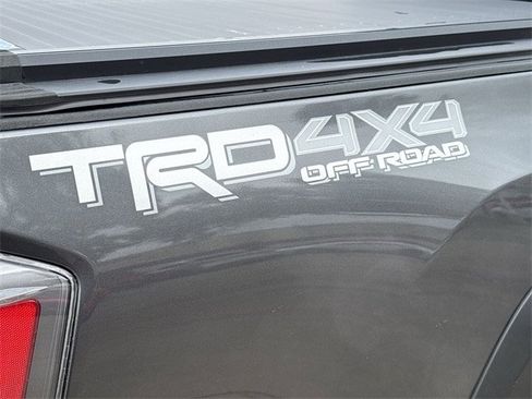 Used 2021 Toyota Tacoma TRD Off-Road image 9