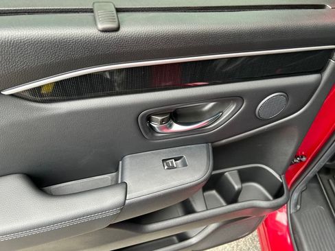 Used 2025 Honda Pilot Elite image 15