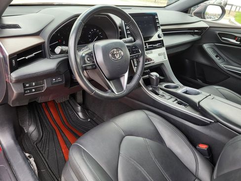 Used 2022 Toyota Avalon XLE image 18