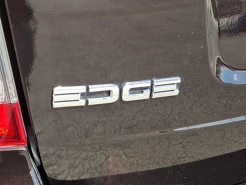 Used 2013 Ford Edge Limited image 32