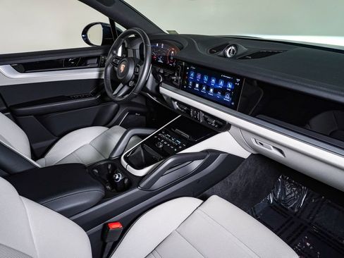 Certified 2026 Porsche Cayenne Coupe AWD/4WD image 14