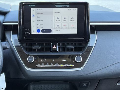 Used 2025 Toyota Corolla LE FWD image 15