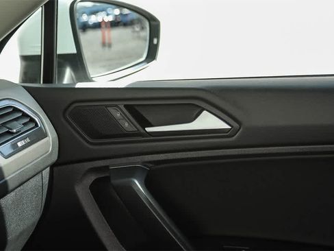 Used 2019 Volkswagen Tiguan SE image 20