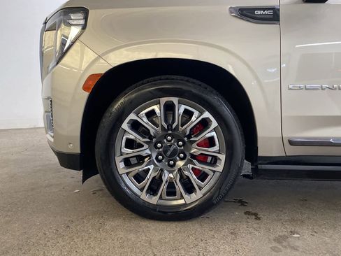 Used 2024 GMC Yukon Denali Ultimate image 12