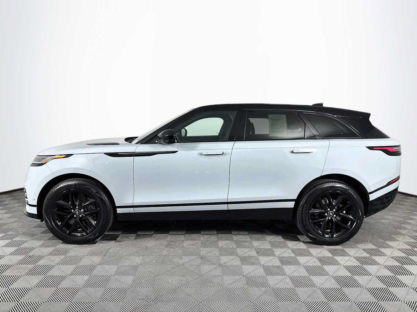 Used 2026 Land Rover Range Rover Velar Dynamic SE AWD/4WD image 8