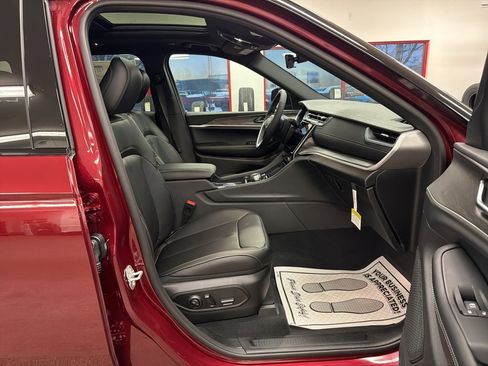 New 2025 Jeep Grand Cherokee Limited image 29