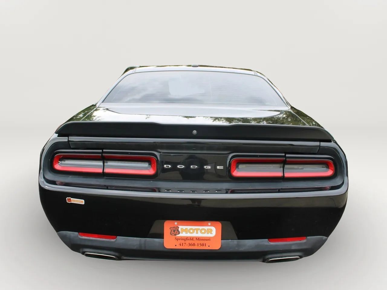 Used 2019 Dodge Challenger SXT w/ Blacktop Package RWD image 7