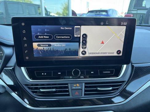 Used 2024 Nissan Altima 2.5 SR w/ SR Premium Package FWD image 18