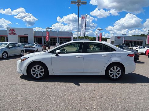 Used 2026 Toyota Corolla LE FWD image 6