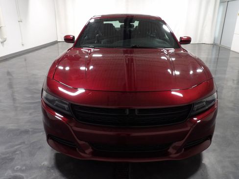 Used 2019 Dodge Charger SXT image 2