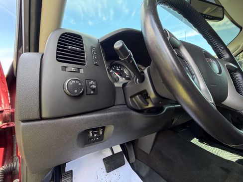 Used 2014 GMC Sierra 2500 SLE w/ SLE Preferred Package AWD/4WD image 28