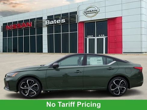 New 2026 Nissan Altima 2.5 SR FWD image 3