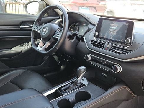 Used 2021 Nissan Altima 2.5 SR w/ SR Premium Package image 32