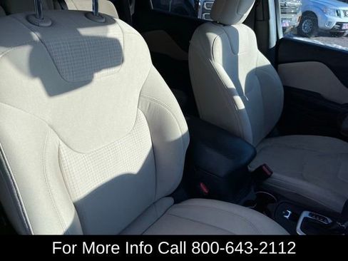 Used 2015 Jeep Cherokee Latitude w/ Comfort/Convenience Group image 25