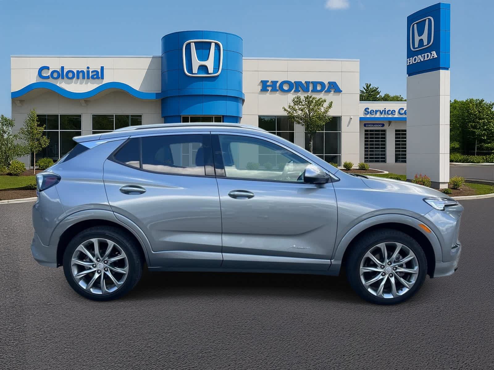 Used 2024 Buick Encore GX Avenir w/ Avenir Technology Package AWD/4WD image 7